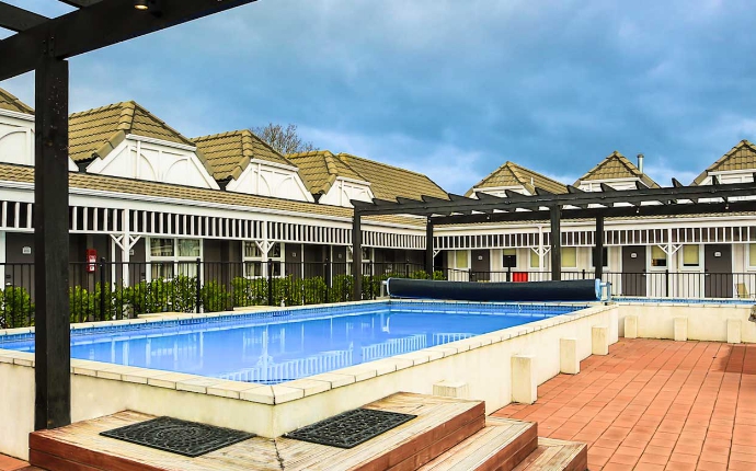 Lake Rotorua Hotel zwembad