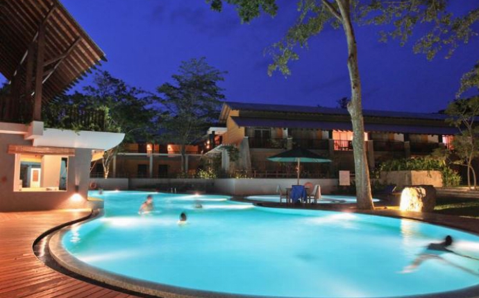 Udawalawe - Grand Hotel - zwembad