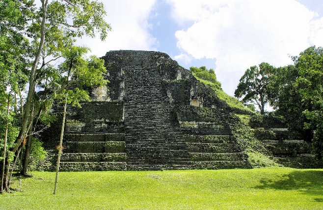 Guatemala Jungle Piramide Tikal