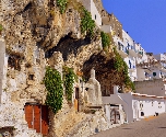 Puglia - Huizen rotswand