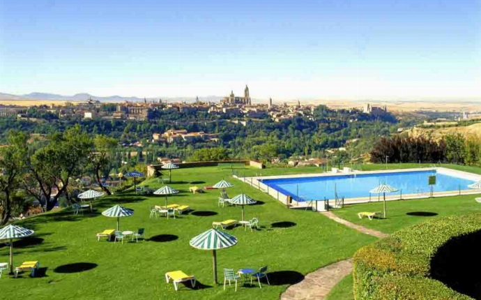 Parador van Segovia - Zwembad